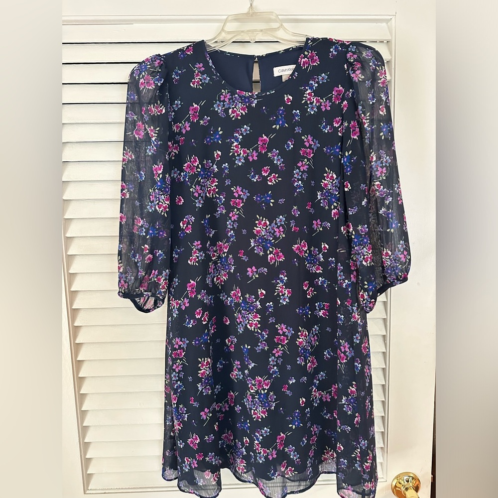 Calvin Klein Navy blue floral dress. Size: 8. Like new condition!